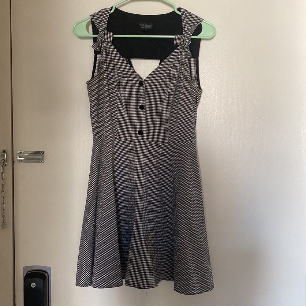 TOPSHOP Mini Dress Black & White Gingham Seersucker Cut Out Back sundress size 4 - Picture 5 of 7